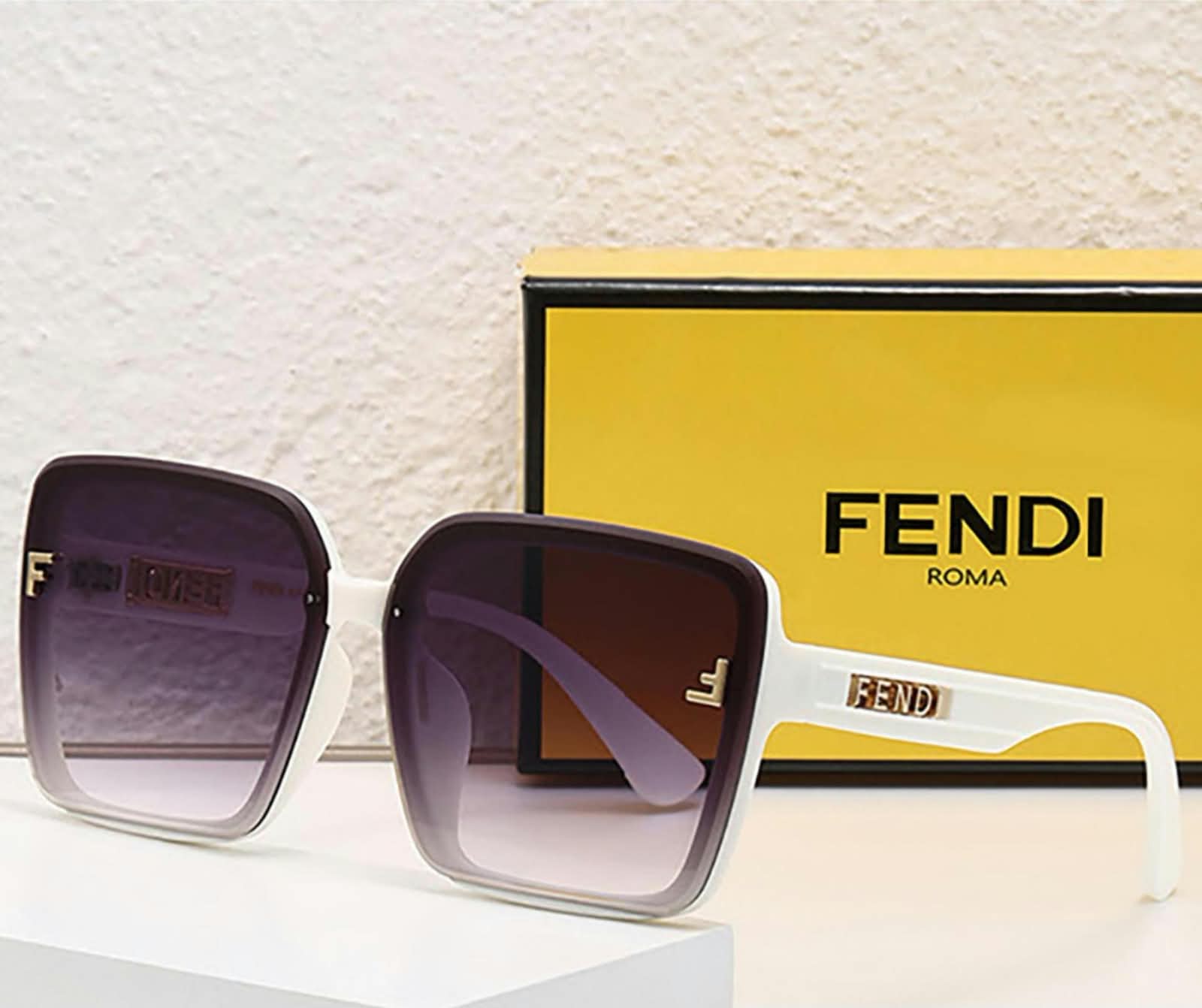 Sunglasses & Eyewear