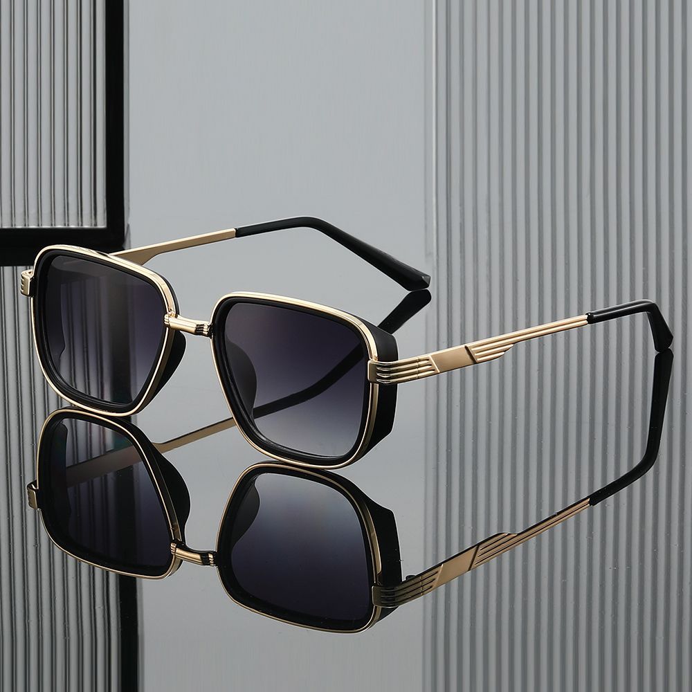 Sunglasses & Eyewear