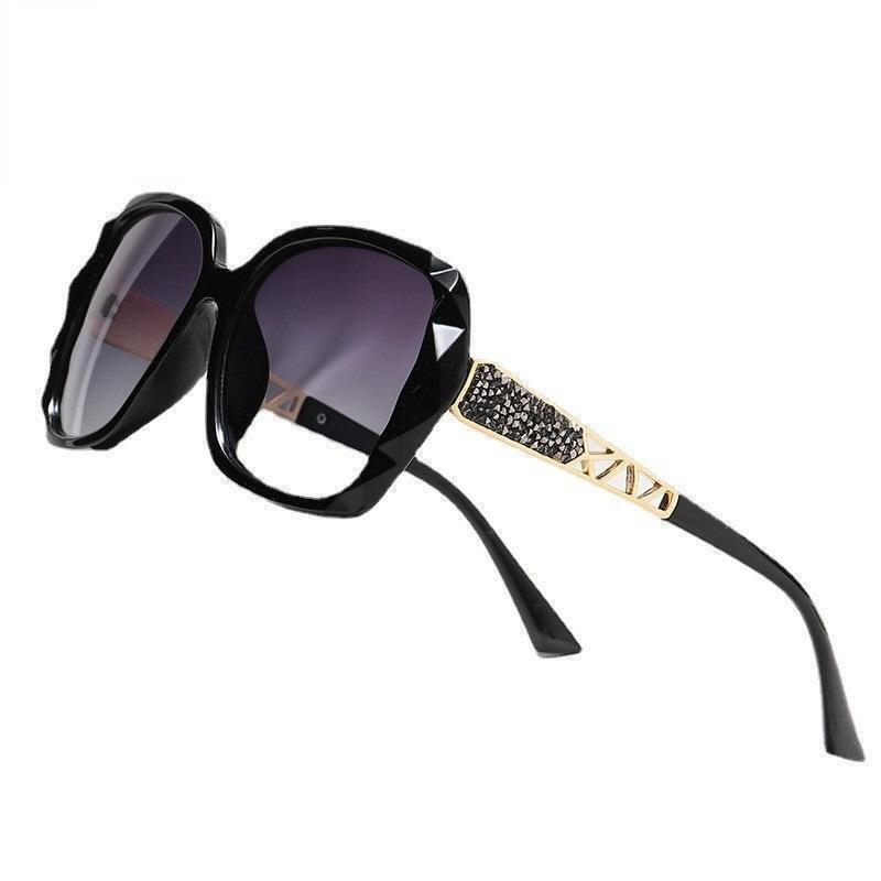 Sunglasses & Eyewear