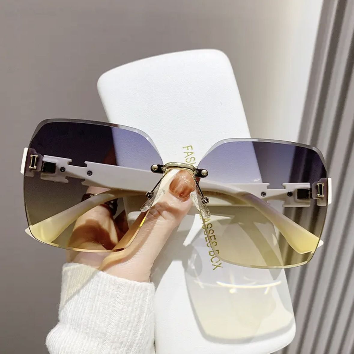 Sunglasses & Eyewear
