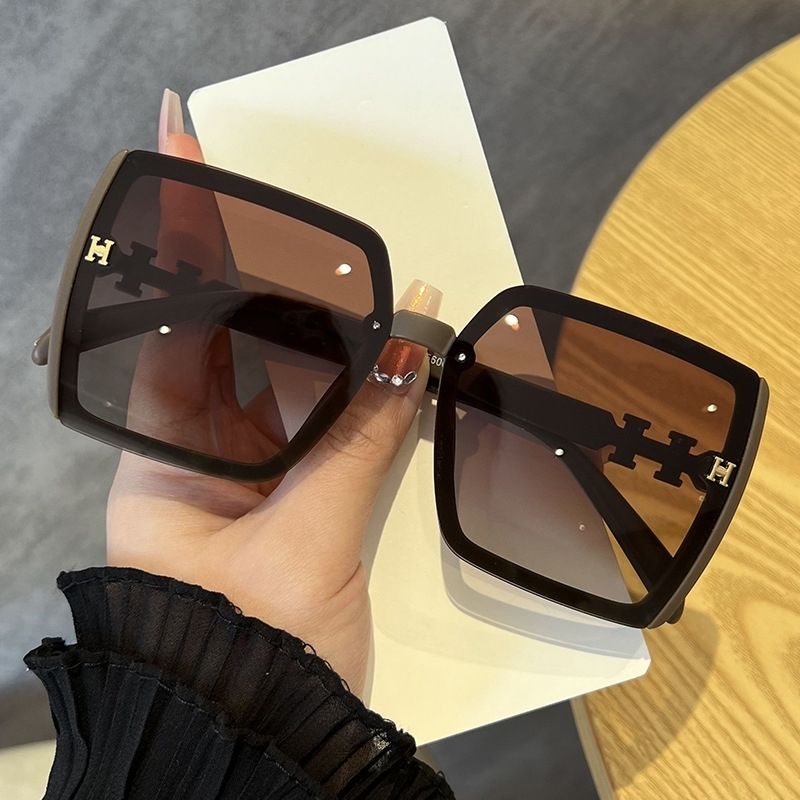 Sunglasses & Eyewear