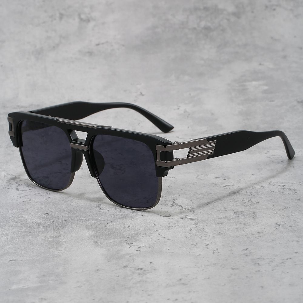 Sunglasses & Eyewear