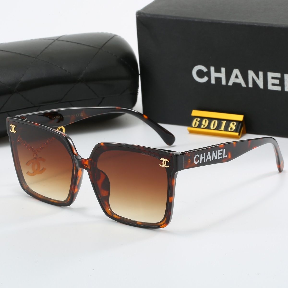 Sunglasses & Eyewear