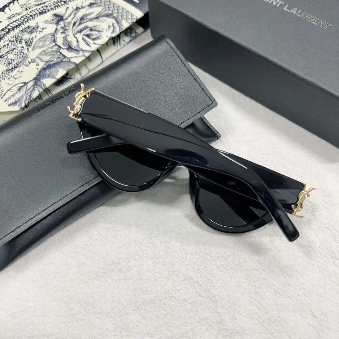 Sunglasses & Eyewear