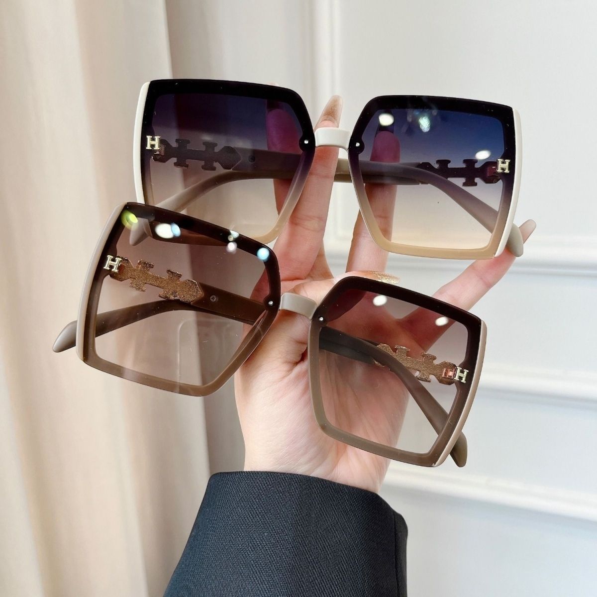 Sunglasses & Eyewear