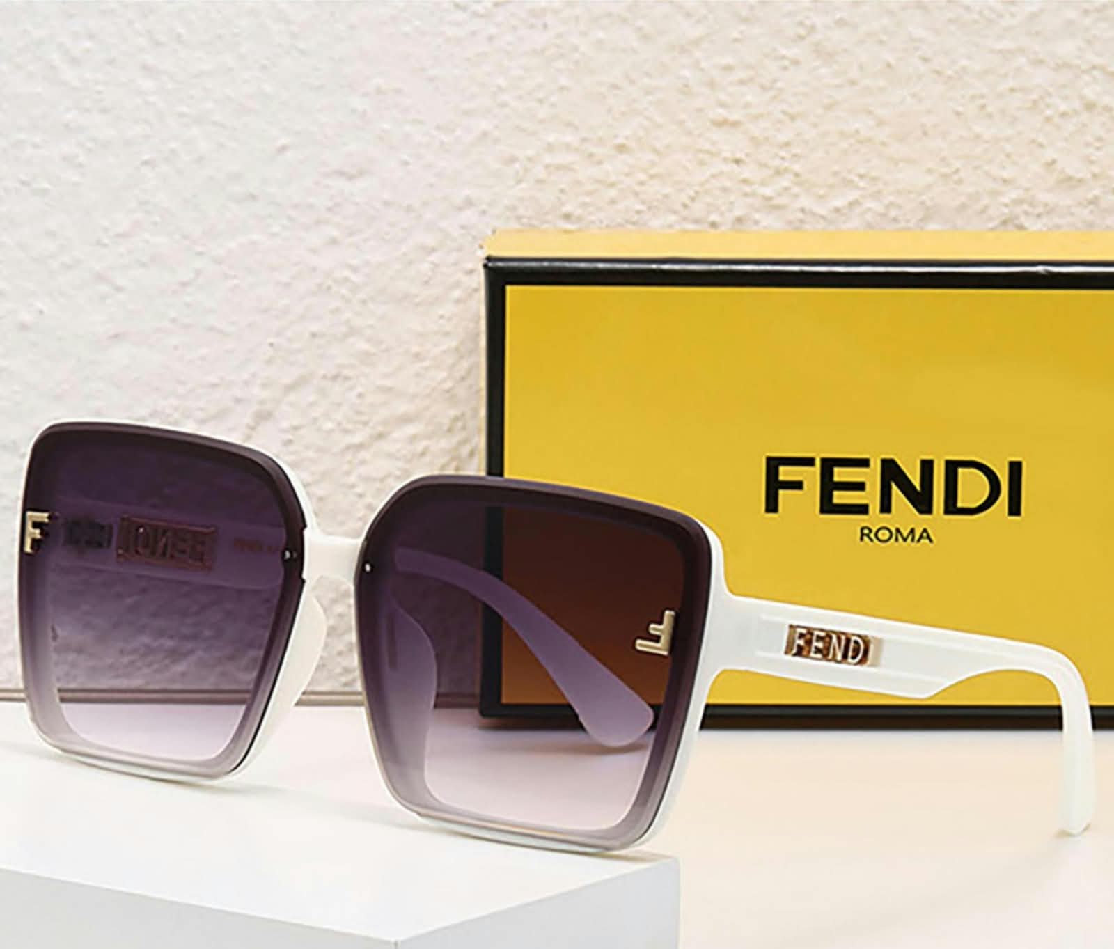 Sunglasses & Eyewear
