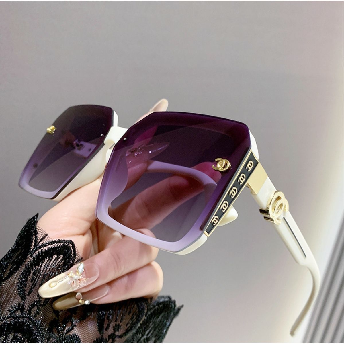 Sunglasses & Eyewear