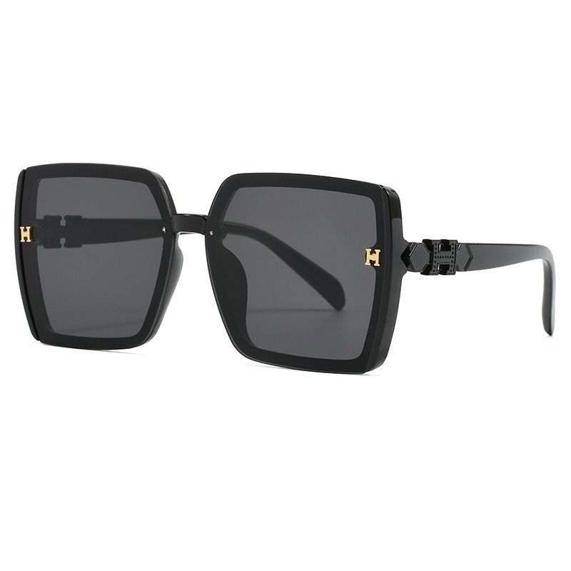 Sunglasses & Eyewear