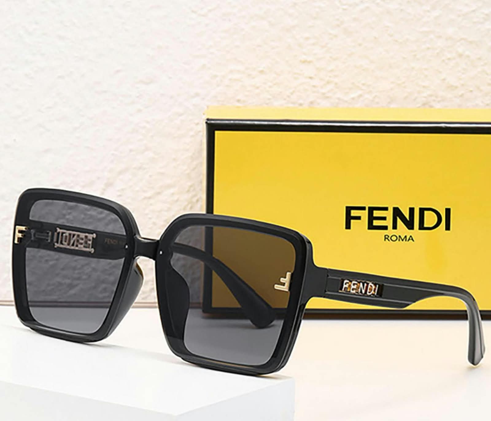 Sunglasses & Eyewear