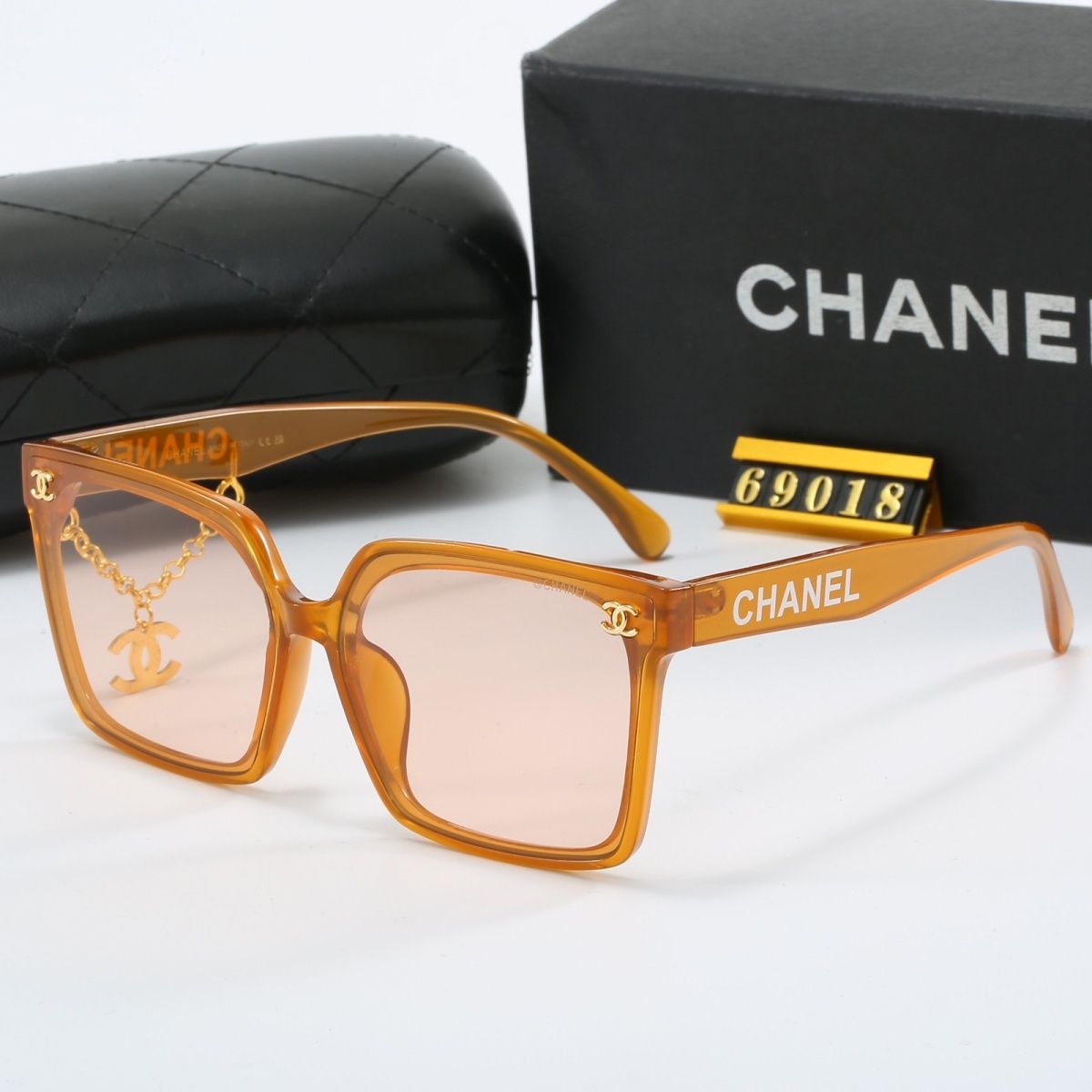 Sunglasses & Eyewear