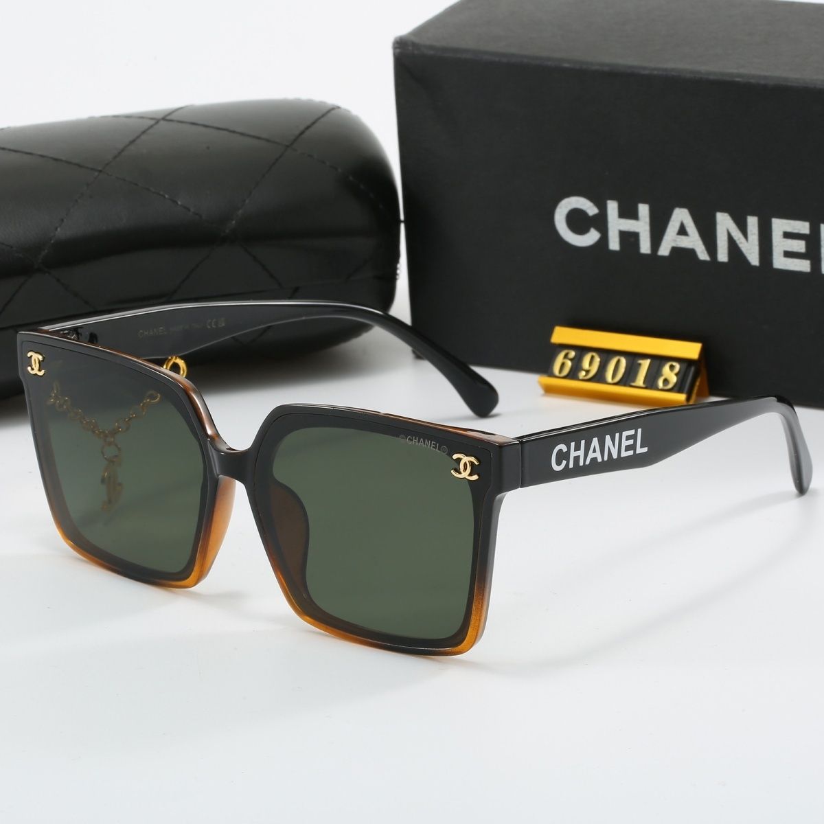 Sunglasses & Eyewear
