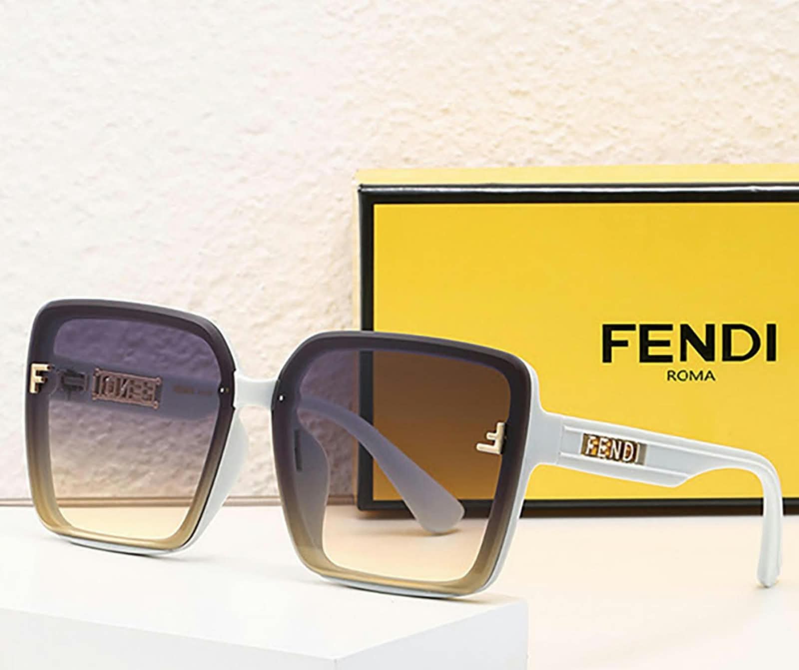 Sunglasses & Eyewear