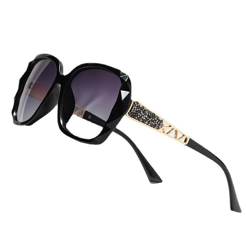 Sunglasses & Eyewear