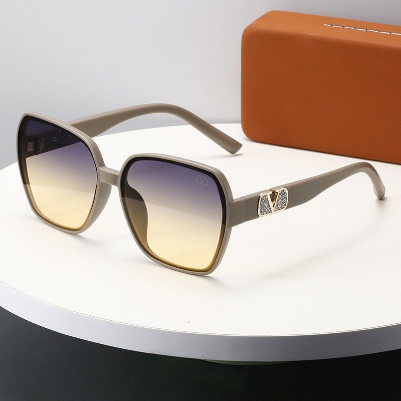 Sunglasses & Eyewear