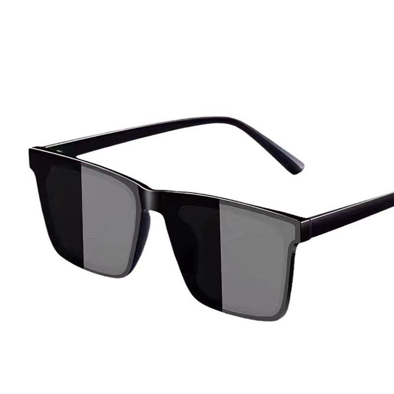 Sunglasses & Eyewear
