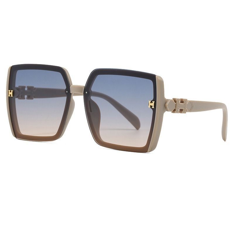 Sunglasses & Eyewear