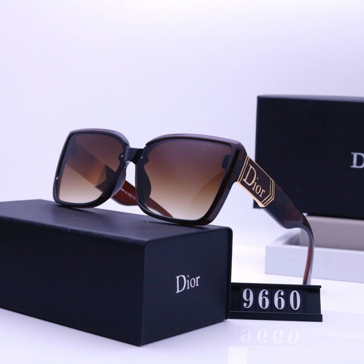 Sunglasses & Eyewear