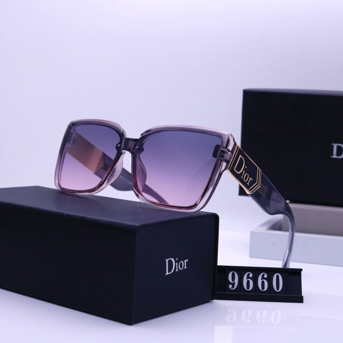 Sunglasses & Eyewear