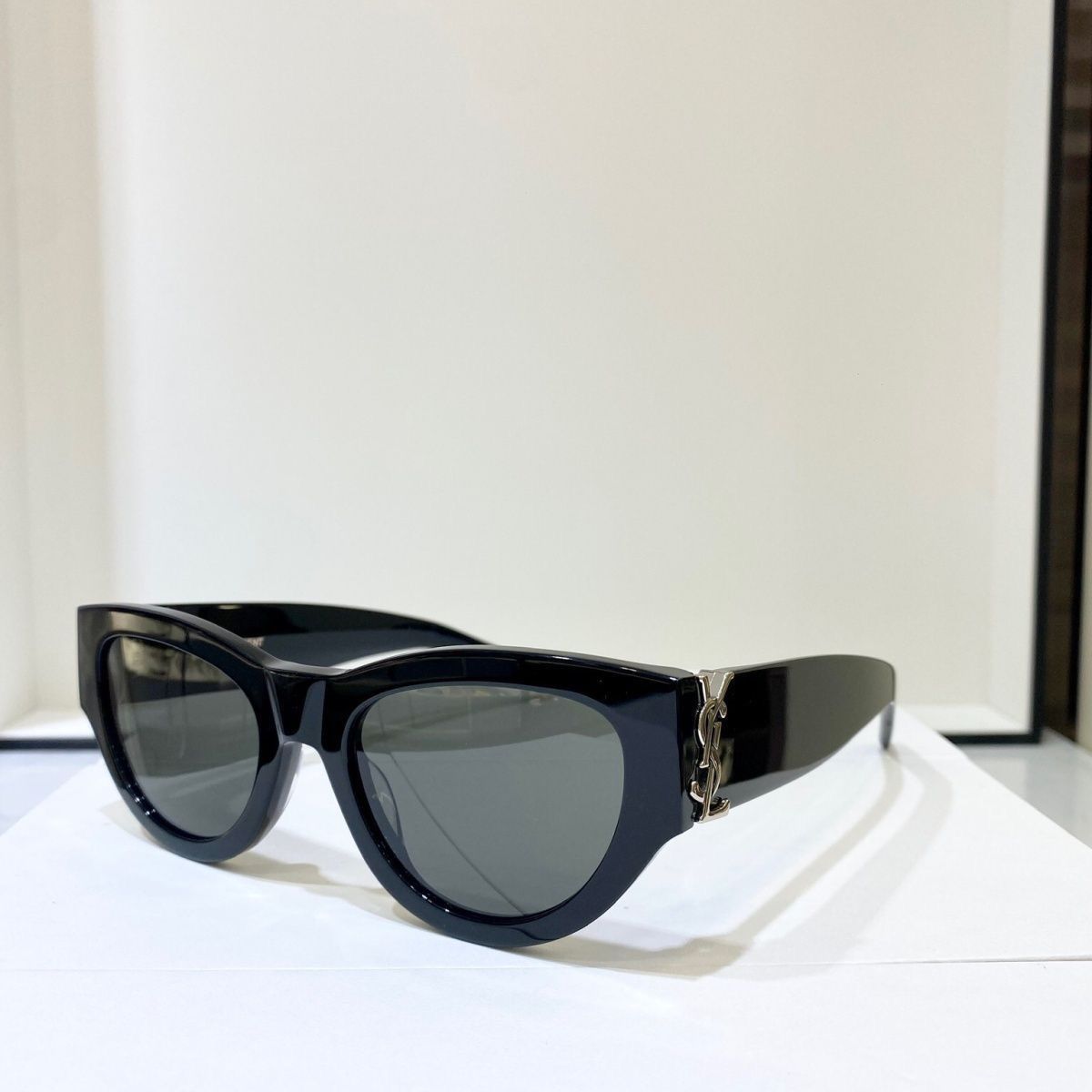 Sunglasses & Eyewear