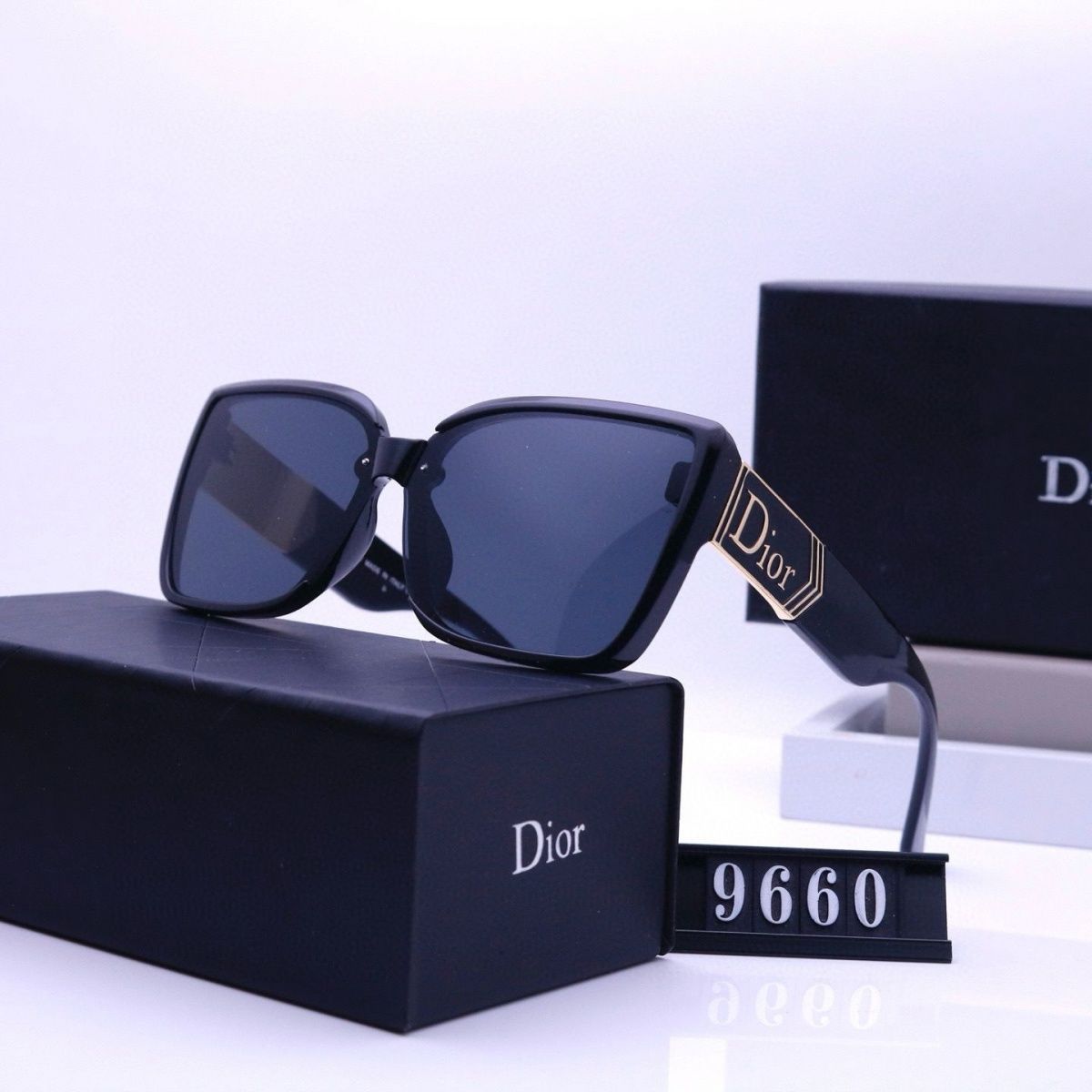 Sunglasses & Eyewear