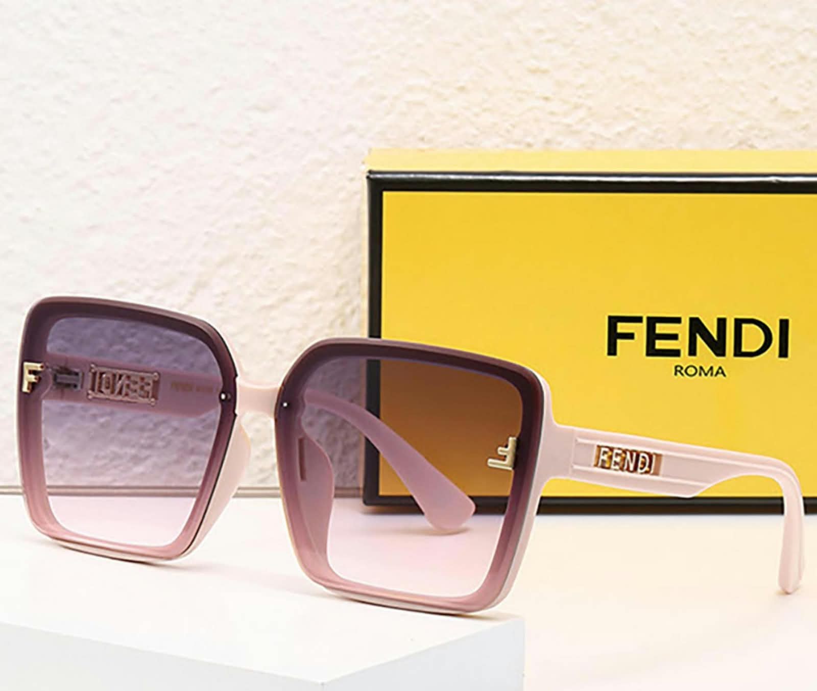 Sunglasses & Eyewear