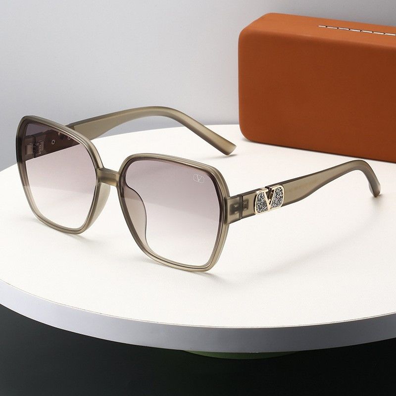 Sunglasses & Eyewear