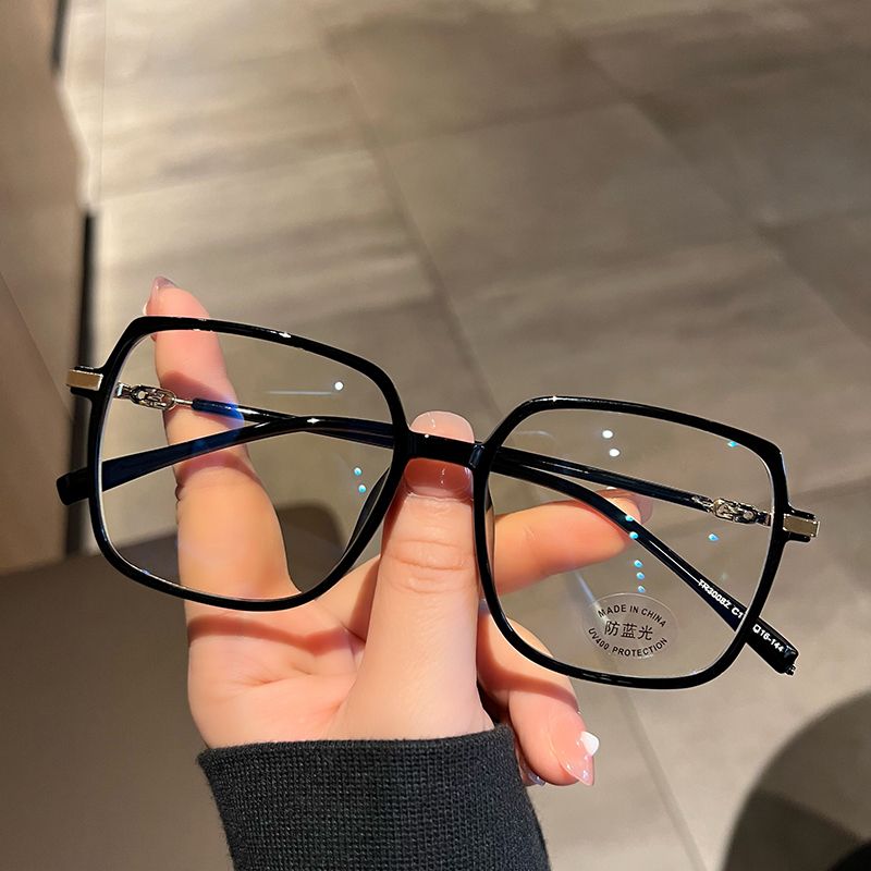 Sunglasses & Eyewear