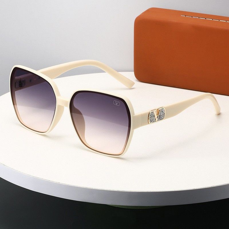 Sunglasses & Eyewear