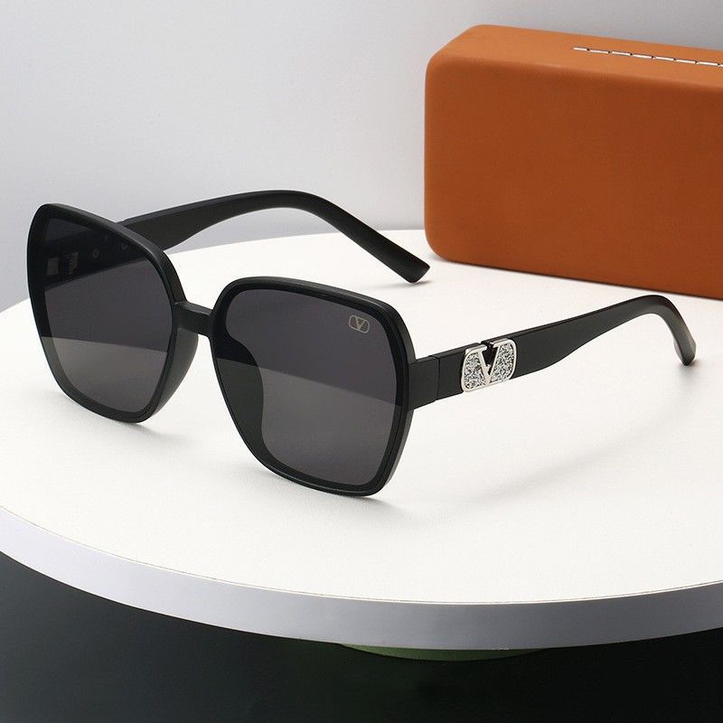 Sunglasses & Eyewear