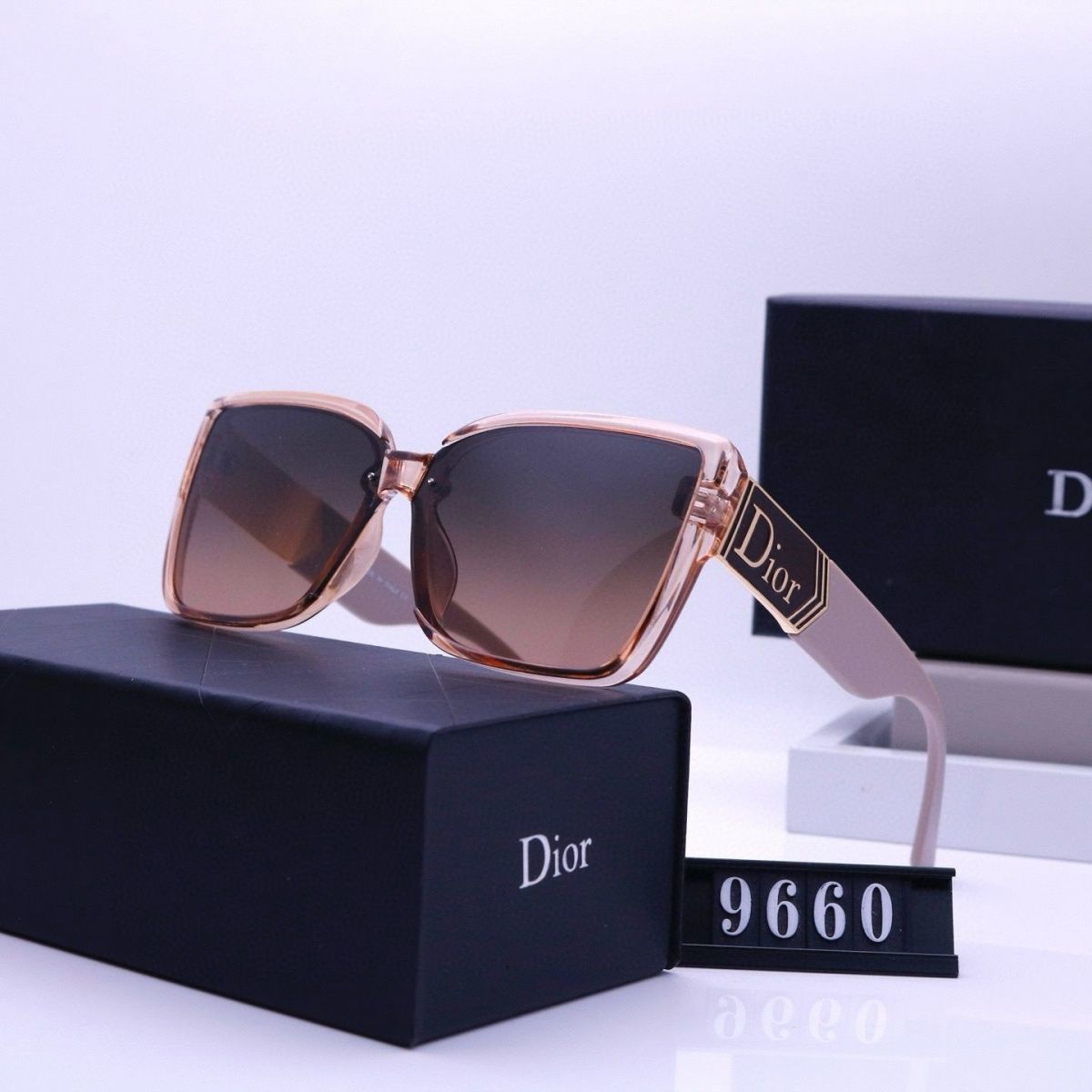 Sunglasses & Eyewear