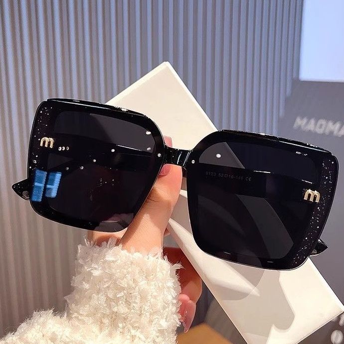 Sunglasses & Eyewear