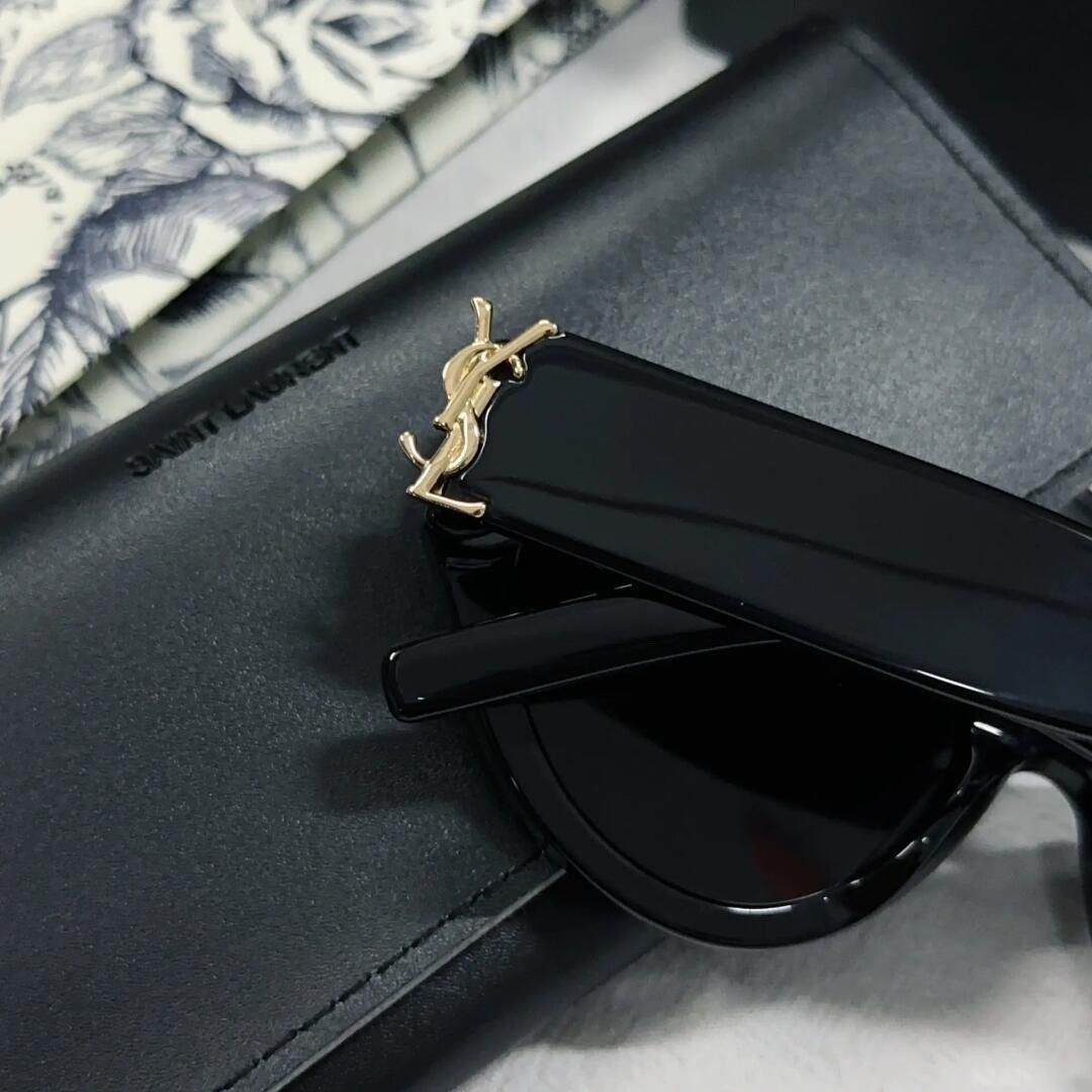 Sunglasses & Eyewear