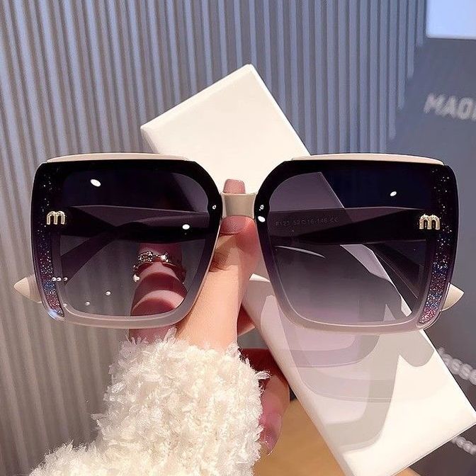 Sunglasses & Eyewear