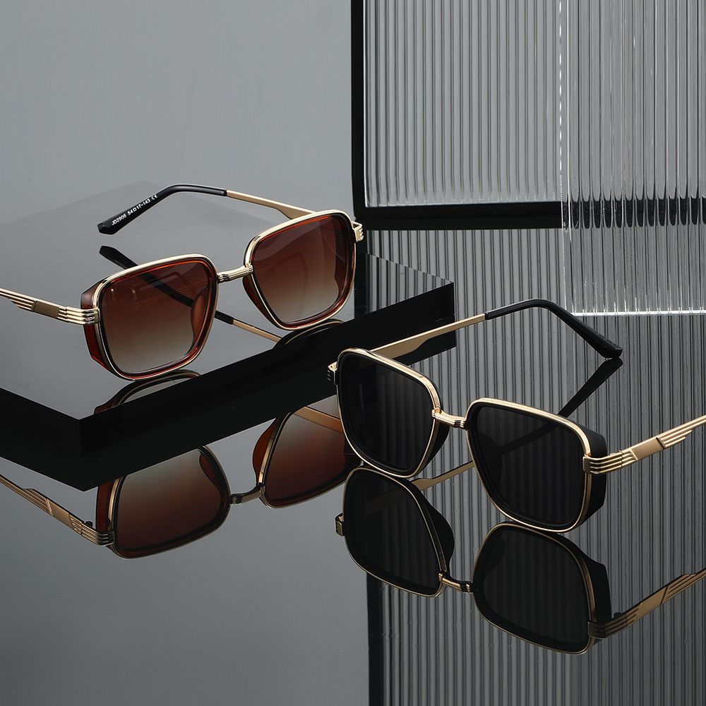 Sunglasses & Eyewear