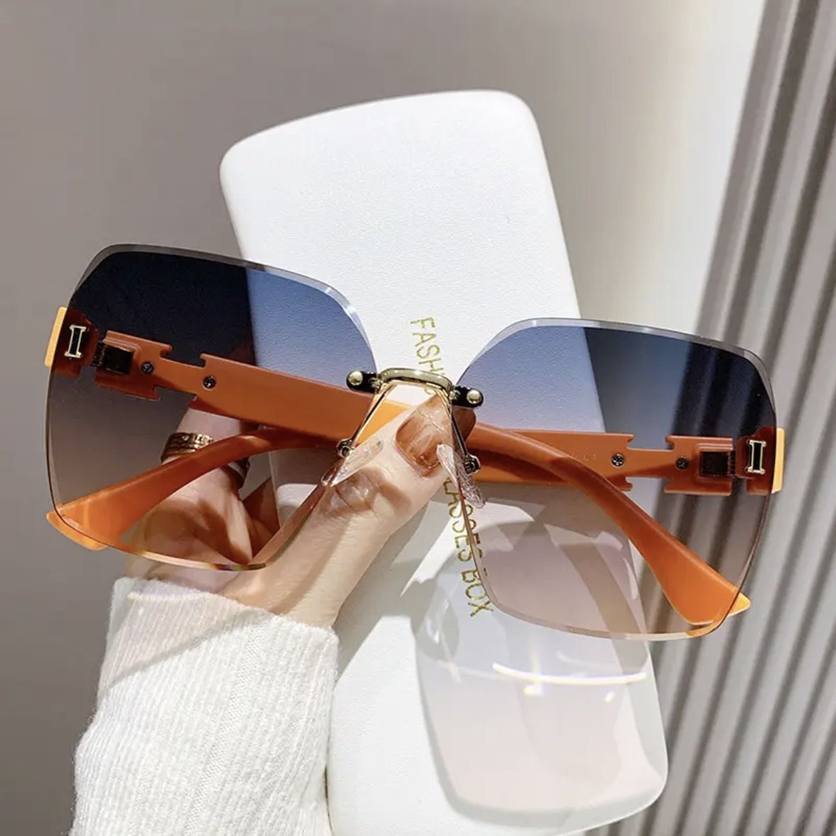Sunglasses & Eyewear