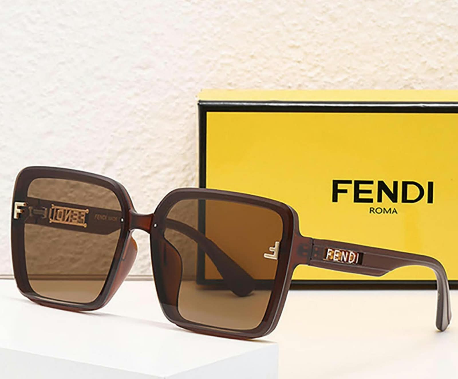 Sunglasses & Eyewear