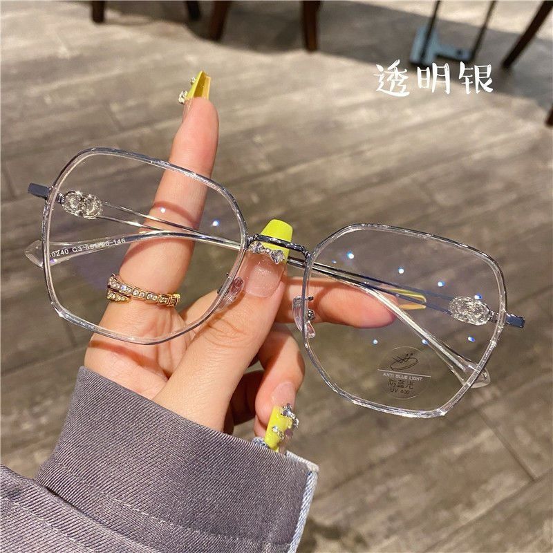 Sunglasses & Eyewear