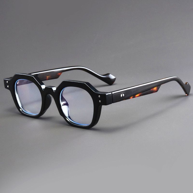 Sunglasses & Eyewear