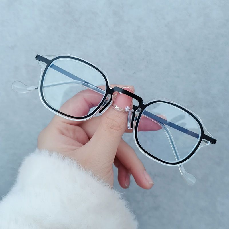 Sunglasses & Eyewear