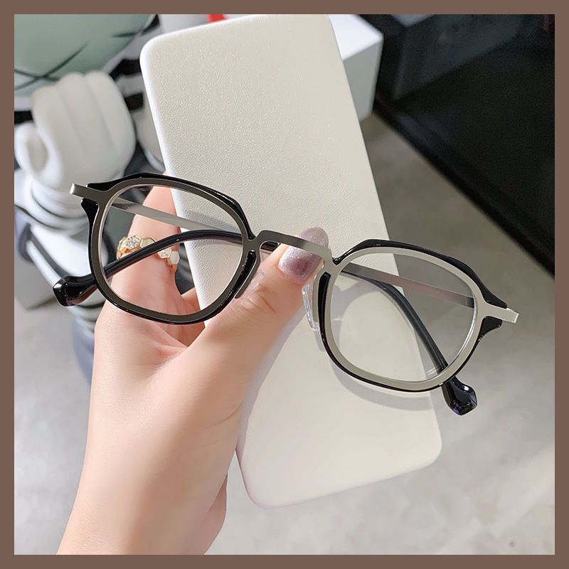 Sunglasses & Eyewear