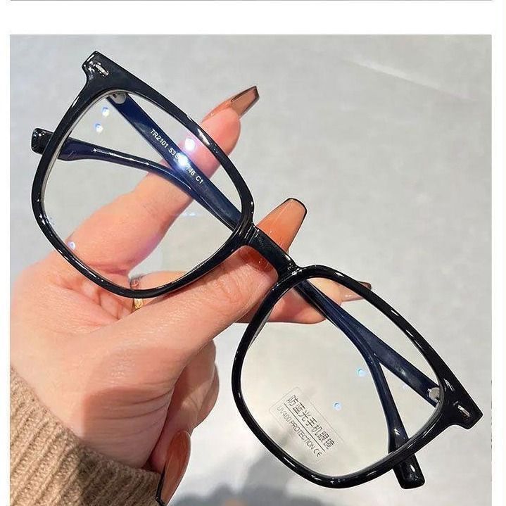 Sunglasses & Eyewear