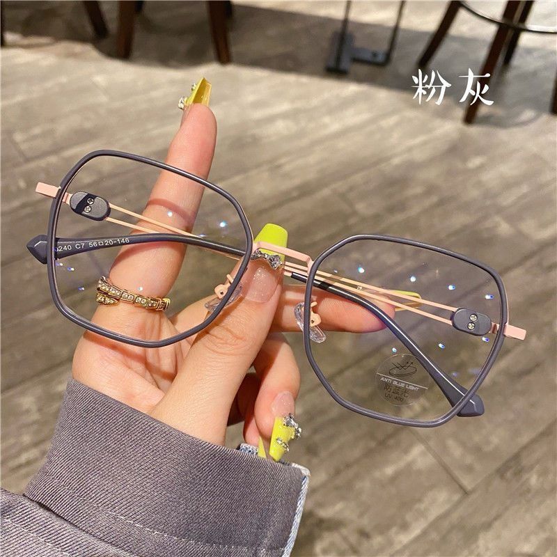 Sunglasses & Eyewear
