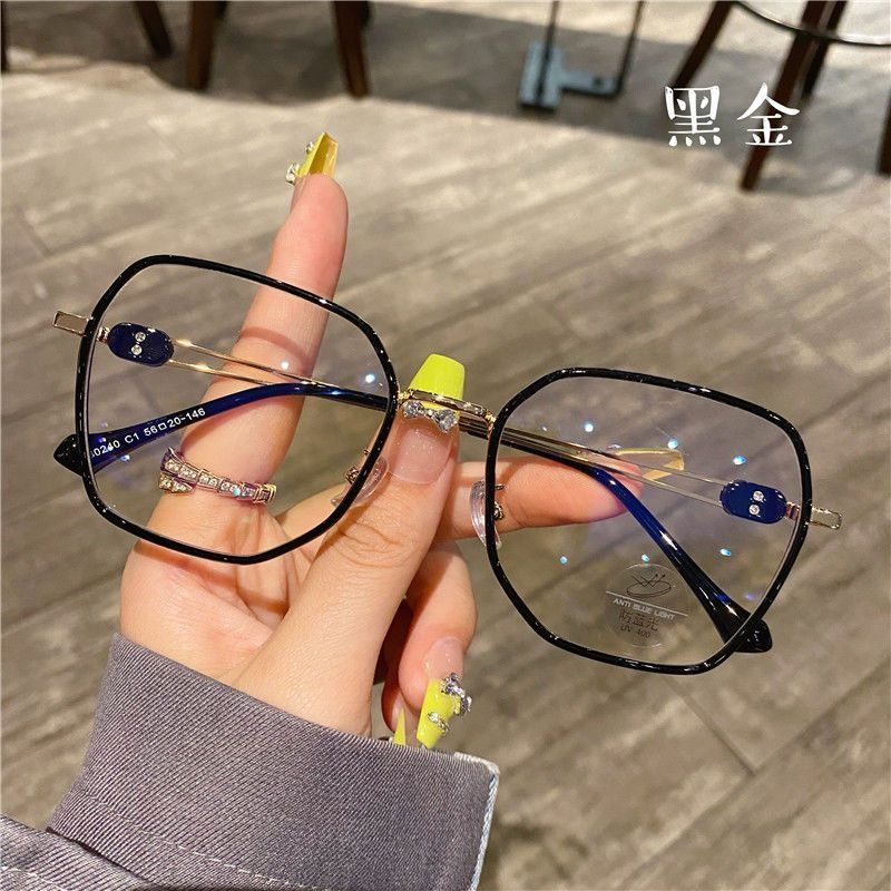 Sunglasses & Eyewear