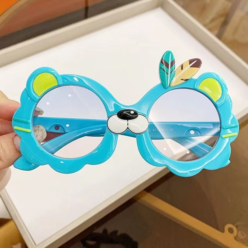 Sunglasses & Eyewear