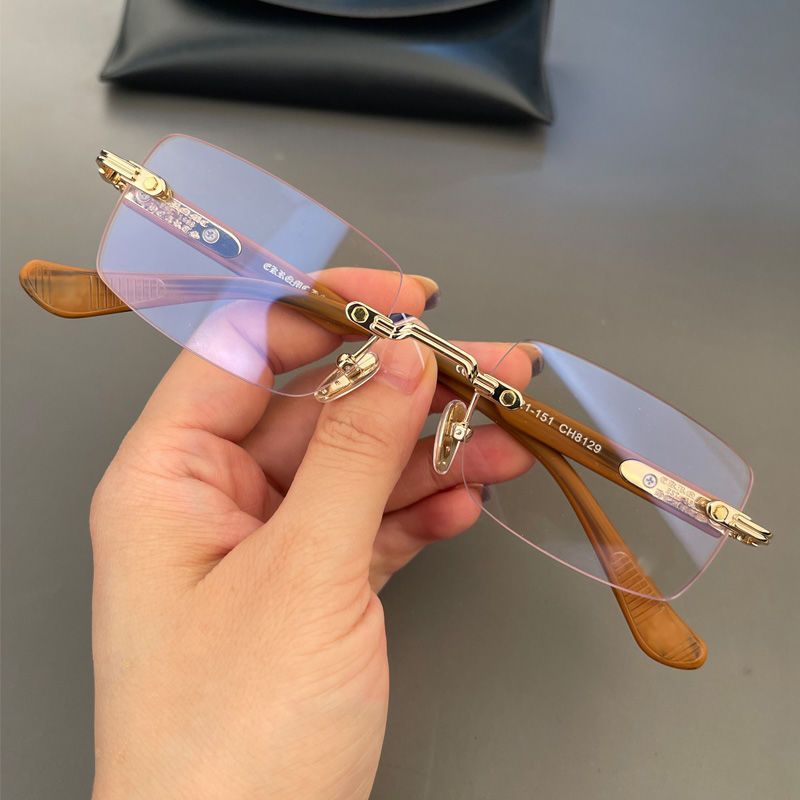 Sunglasses & Eyewear