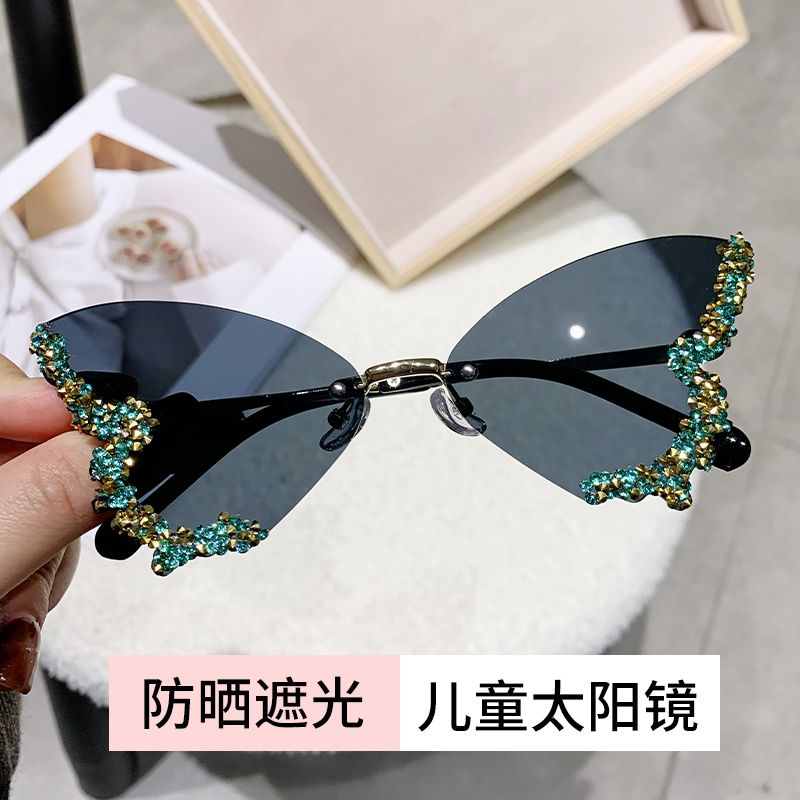 Sunglasses & Eyewear