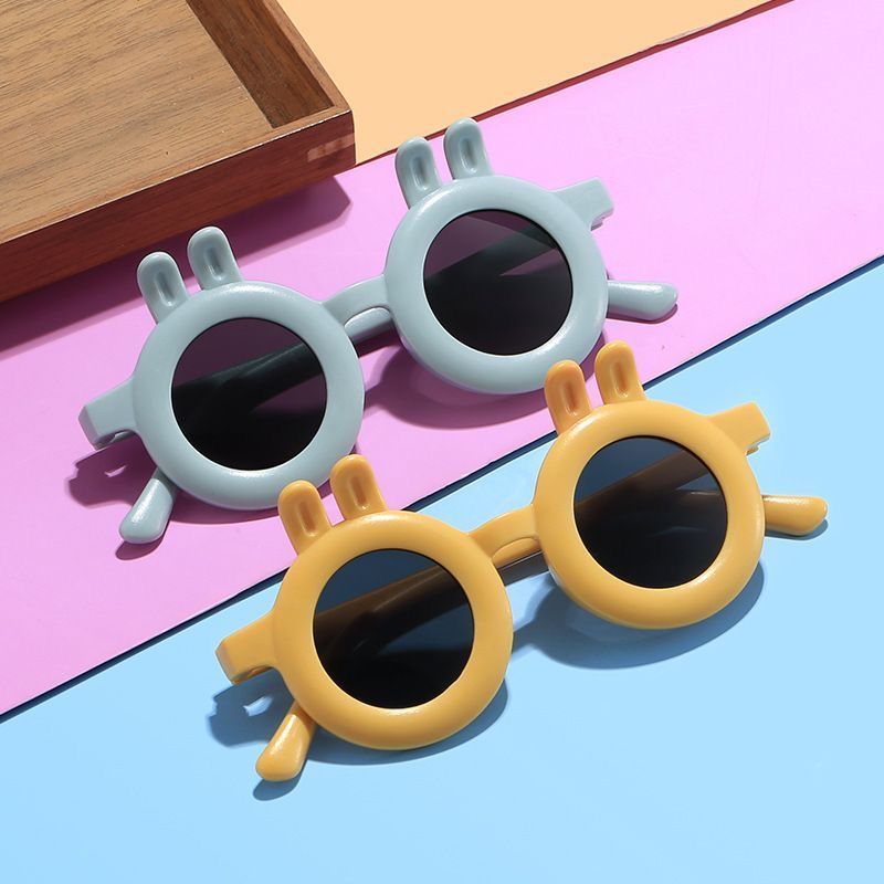 Sunglasses & Eyewear