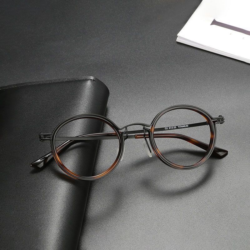 Sunglasses & Eyewear