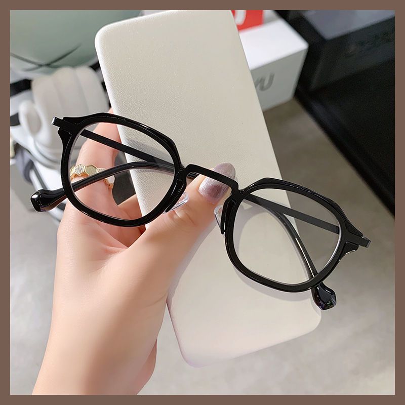 Sunglasses & Eyewear