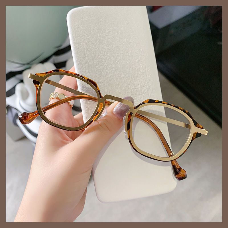 Sunglasses & Eyewear